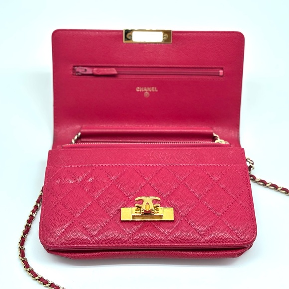 CHANEL Caviar Golden Class Wallet on Chain in Pink - Picture 11 of 15